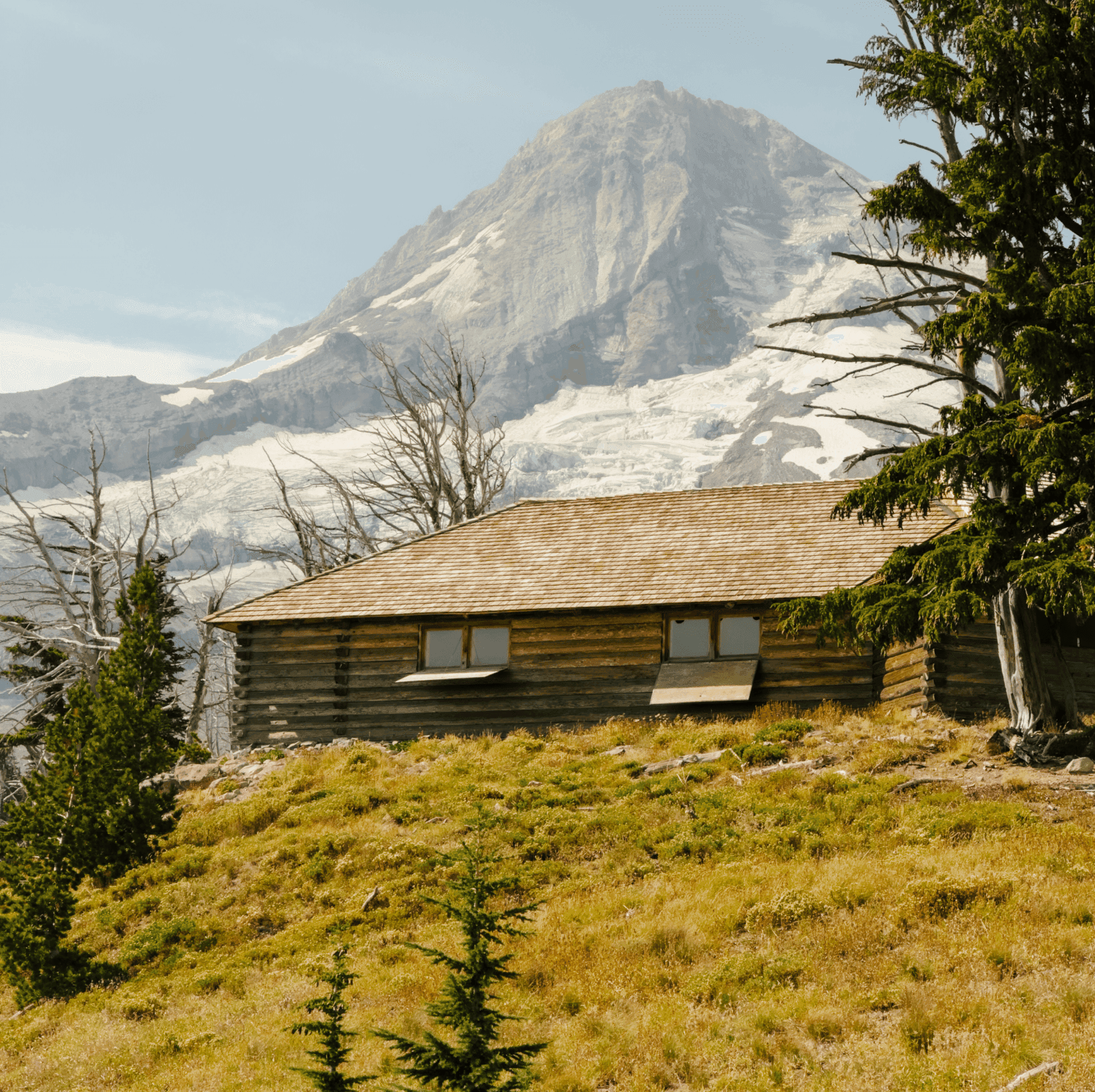 Mountain cabin - landscape photography